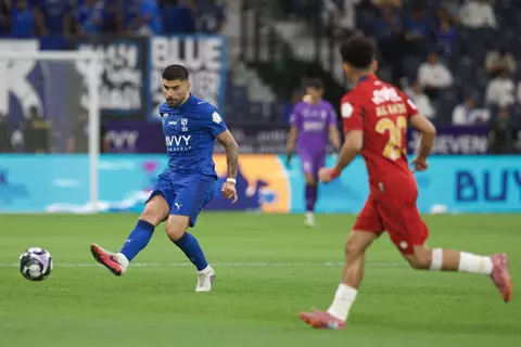 بهدف سافيتش.. الهلال يتجاوز عقبة ضمك ويؤمّن وصافة الدوري السعودي